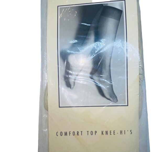 10/$25🦋 NIP Vintage Avon Legwear Ivory Comfort Top Knee Hi's 3-Pack - Queen - Picture 2 of 7